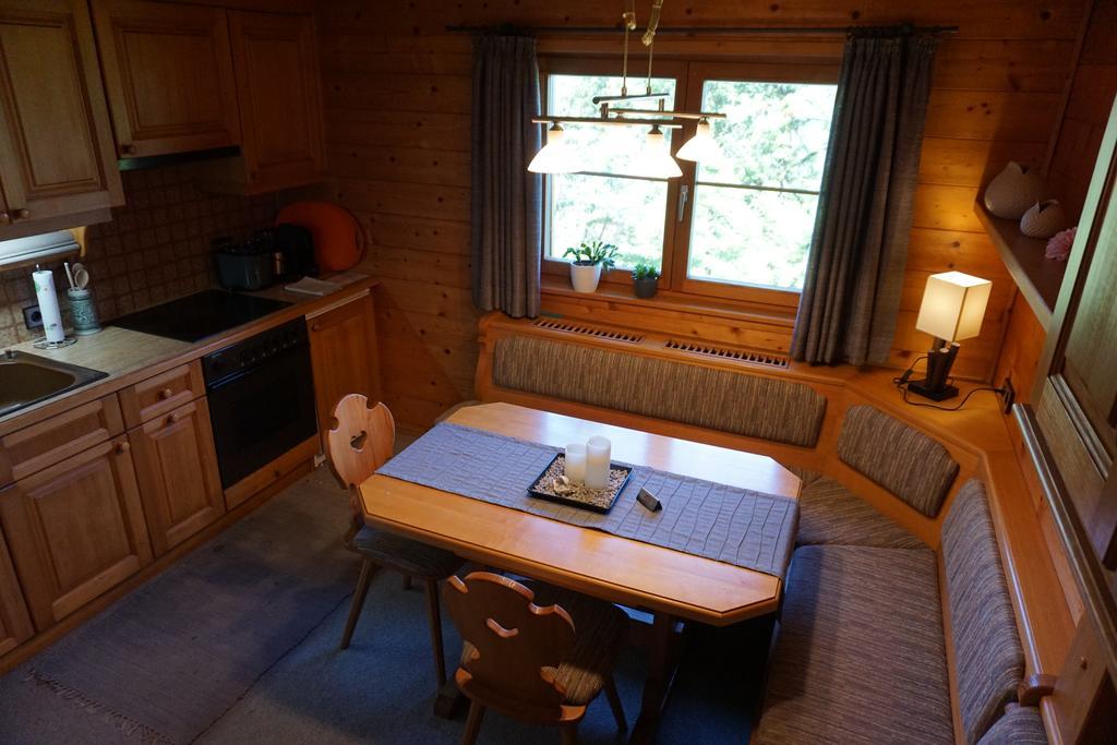 Ferienwohnungen Im Blockhaus Metzler Schwarzenberg im Bregenzerwald Exterior foto